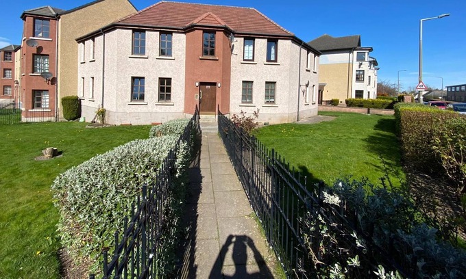 Craigmillar Apartment | Perfect place to stay in nice and cosy room in quiet neighbourhood.