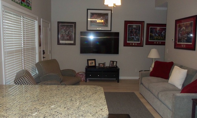 Tuscaloosa Condo | PERFECT PLACE TO STAY FOR ANY ALABAMA VISIT!