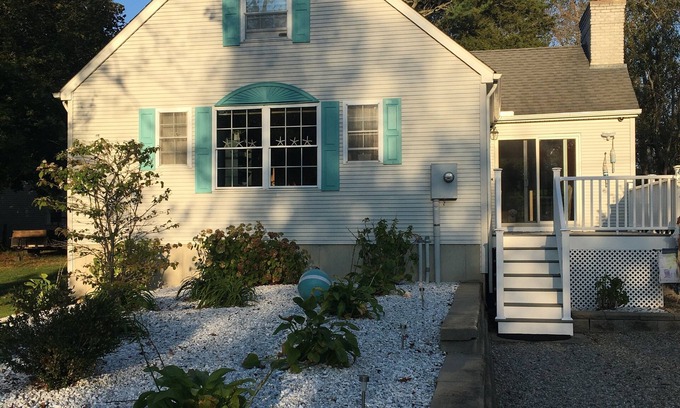 Westbrook Center House | Perfect Shoreline Stay – Walk to Beach, Dine, Shop & Play!