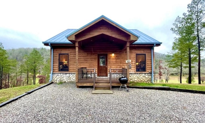 Tellico Plains House | Perfect Stay for Fishing, Hiking, R&R - Charming Sapphire Bear Home