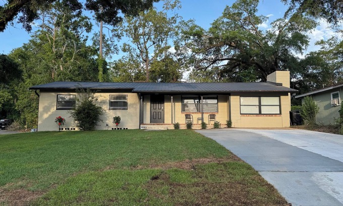 Tallahassee House | Perfect Stay Near FSU, FAMU & TCU –Comfort, Convenience & Game Day Ready