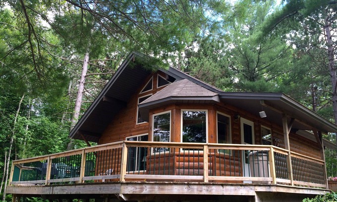 Fairview Cabin | Perfect Tranquility-where nature and wildlife are your only neighbors!