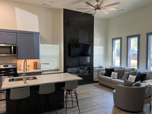 Bentonville Villa | Perfectly located 2 bed/2 full bathroom/1 sofa bed