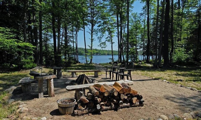 Wolfeboro House | Perfectly Peacful Wolfeboro Pondside Retreat