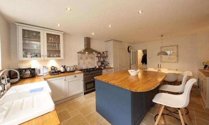 Roath Apartment | Perfectly Positioned Pad