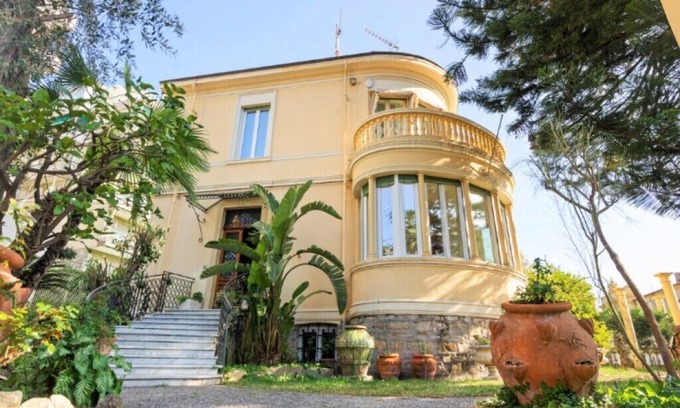 Sanremo Villa | Period villa in the center of San Remo!