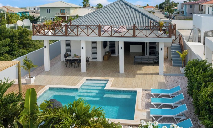 Grote Berg Villa | Perla di Solo, Perla di Solo, 6 person villa, pool, roof terrace, sea view!