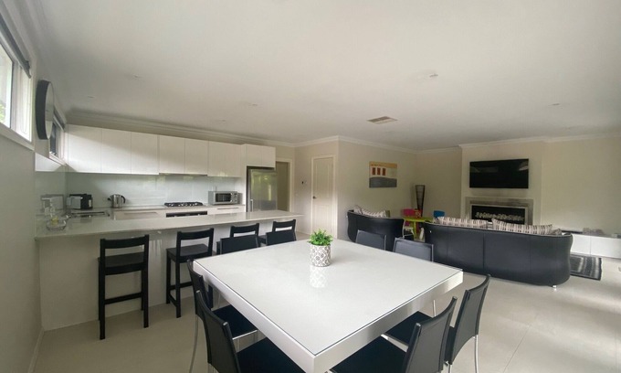 Warburton House | Perlend Retreat in Warburton