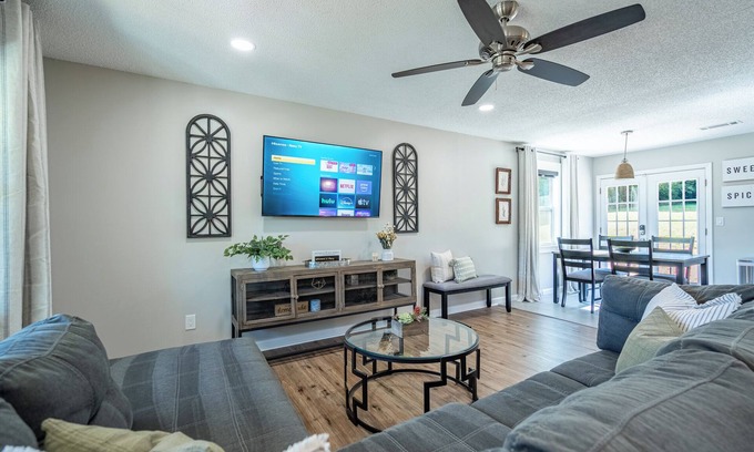 Rydal House | Pet-Friendly 3BR/2BA | Quiet Comfort Near Nature