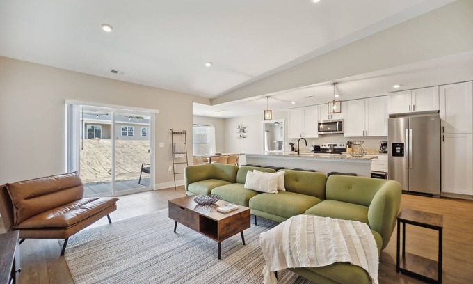 Williamsburg Condo | Pet-Friendly 3BR Condo Near Traverse City & Trails