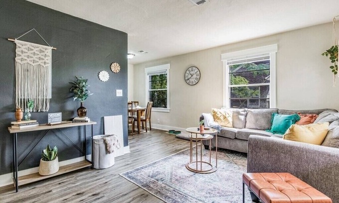 South Pensacola House | Pet friendly - 5 min from downtown, 15 min from beaches & 2 min from hospital