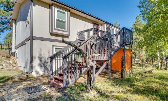 Bailey House | Pet-Friendly Artistic Getaway Near Hiking & More!