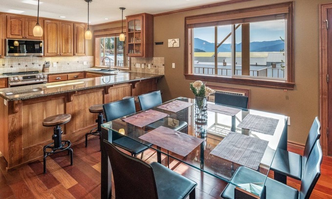 Bayview Condo | Pet Friendly Bayview Condo | 2 Bed, 2 Bath