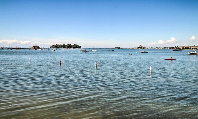 Stony Creek Apartment | Pet-Friendly Branford Apt - 10 Min Walk to Beach!
