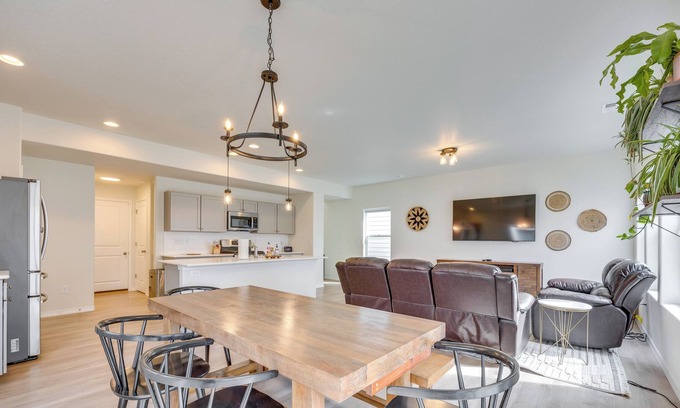 Southeast Colorado Springs House | Pet-Friendly Colorado Springs Home - Near Airport