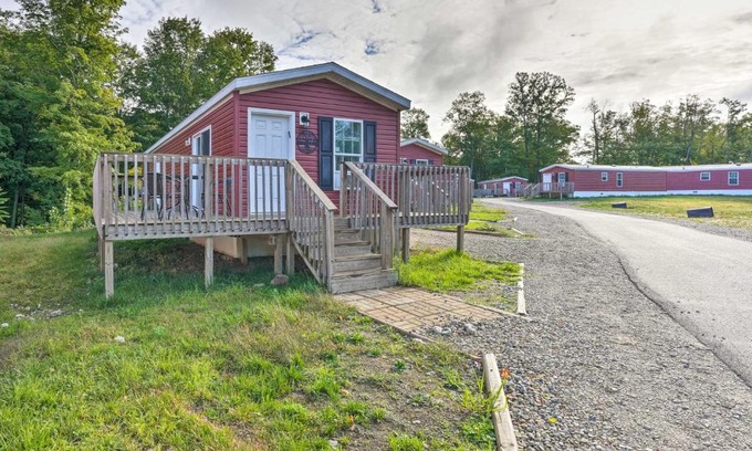 Cassopolis House | Pet-Friendly Cassoplis Cabin, Close to Parks!