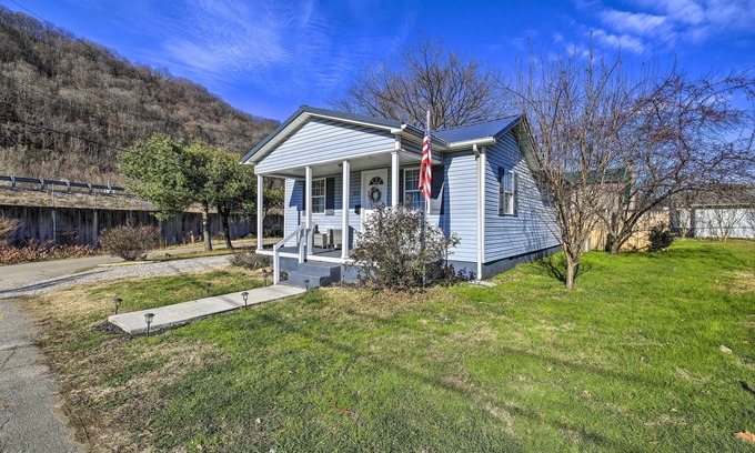 Tad House | Pet-Friendly Charleston Home w/Fenced Yard!