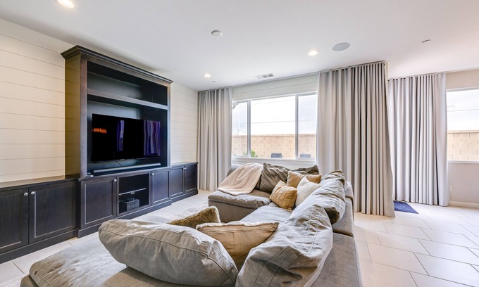 Clovis House | Pet-Friendly Clovis Home - Near Mall & Waterpark!