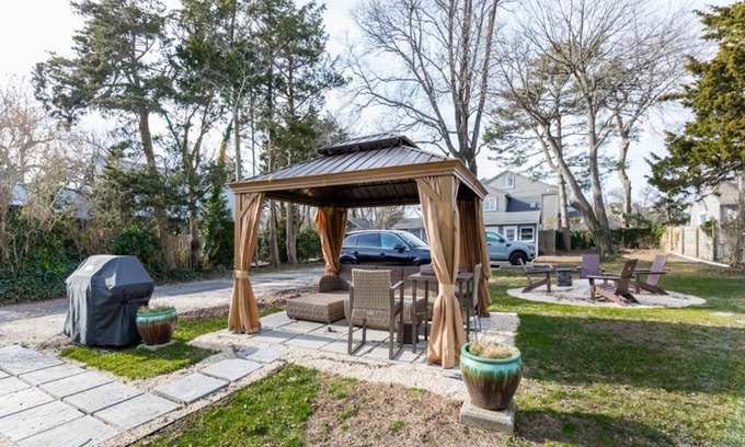 Cape May Condo | Pet-friendly Colonial Unit in Historic Cape May