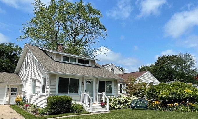 Spring Lake House | Pet Friendly Cute Home In Spring Lake~