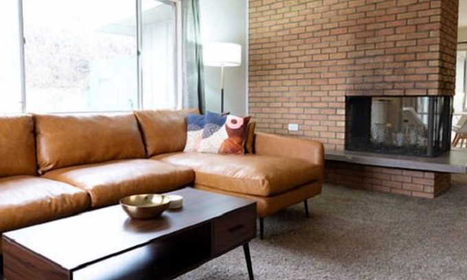 Farmington House | Pet Friendly - Downtown Farmington - 6+ Months Minimum