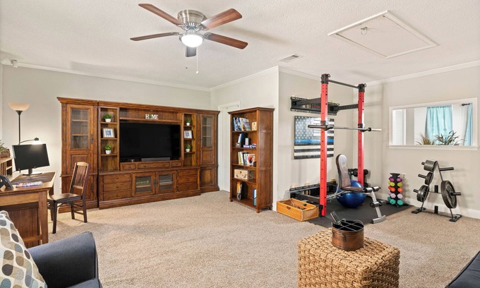 Country Club Estates House | Pet Friendly/Exercise Room