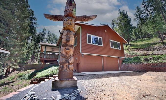 Prescott House | Pet Friendly *Fireplace *Grill *Family Friendly