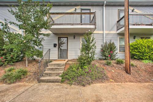 Wade Hampton Apartment | Pet-Friendly Gem 6 Mi to Downtown Greenville