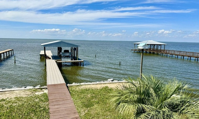 Alabama Gulf Coast House | Pet Friendly! Gorgeous House Right On The Bay With Private Dock