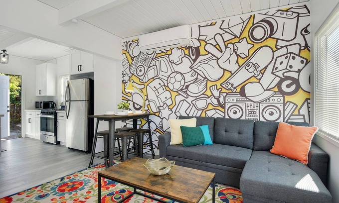 Lincoln Acres Apartment | Pet-Friendly Haven Scenic Views Near Downtown SD