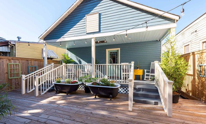 West Riverside House | Pet-Friendly Home Base in the Irish Channel