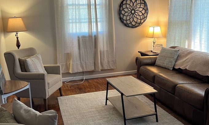 South Haven House | Pet-friendly home, close to everything South Haven has to offer!