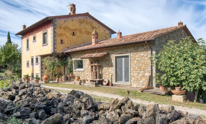 Ossaia House | Pet friendly home in Cortona with WiFi