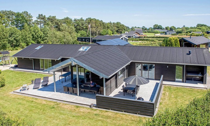 Haslevgarde House | Pet friendly home in Hadsund with WiFi