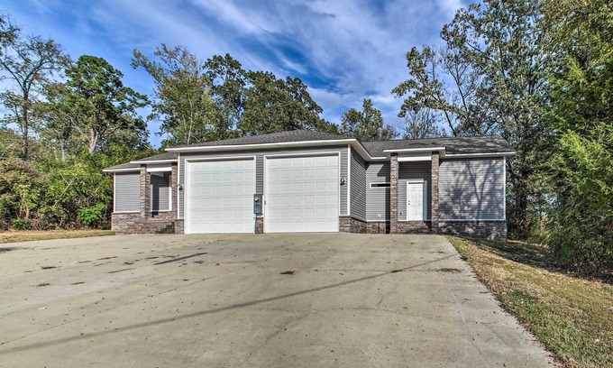 Royal House | Pet-Friendly Home in Royal ~ 14 Mi to Hot Springs!