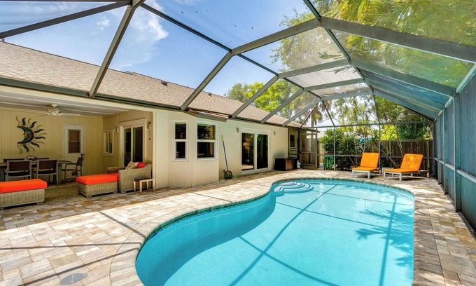 South Venice House | Pet-Friendly Home w/Pool, Close to Venice Beaches