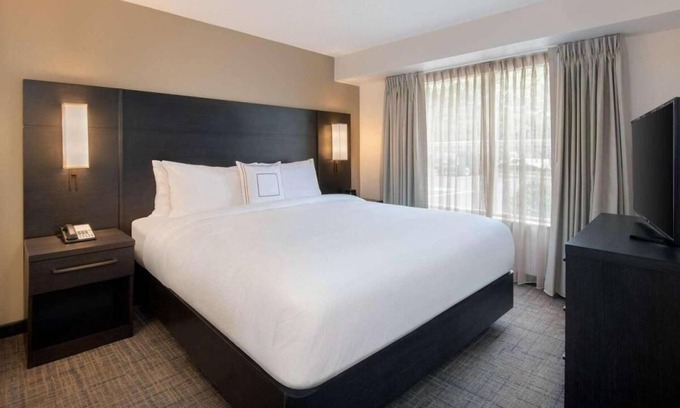 Town Center Hotel | Pet Friendly Hotel! 3 Spacious 2BR Suites with Private Kitchens, Free Breakfast!