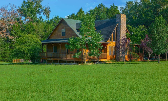 Jefferson House | Pet-Friendly Jefferson Home Near Lake O’ the Pines