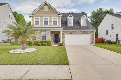 Ladson House | Pet-Friendly Ladson Home 23 Mi to Charleston!