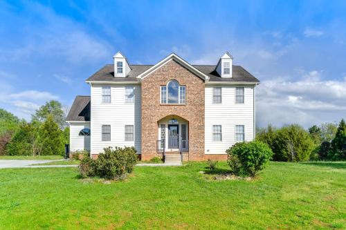 Mount Mourne House | Pet-Friendly Lake Norman Retreat with Deck and Grill