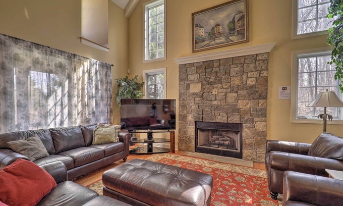 Altamont House | Pet-Friendly Linville Falls Home w/ Hot Tub!