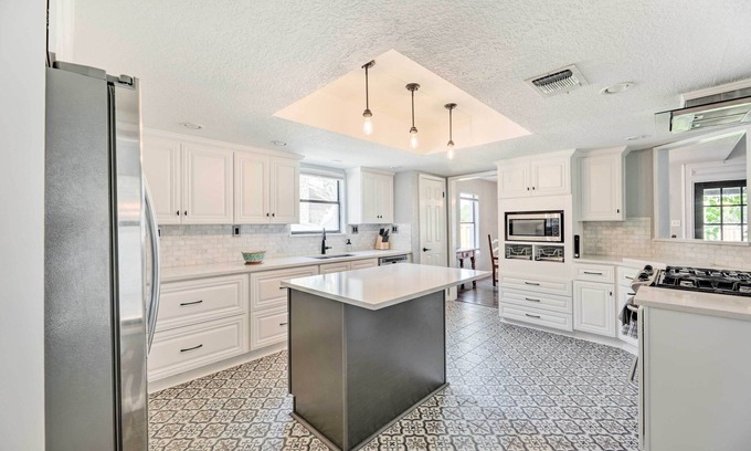 Lockhart House | Pet-Friendly Lockhart Home w/Private Yard!