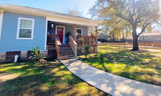 Covington Cottage | Pet Friendly Lone Oak Cottage - Central + Serene