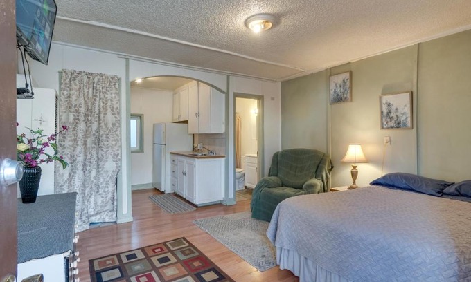 Loveland Apartment | Pet-Friendly Loveland Studio Near Boyd Lake!