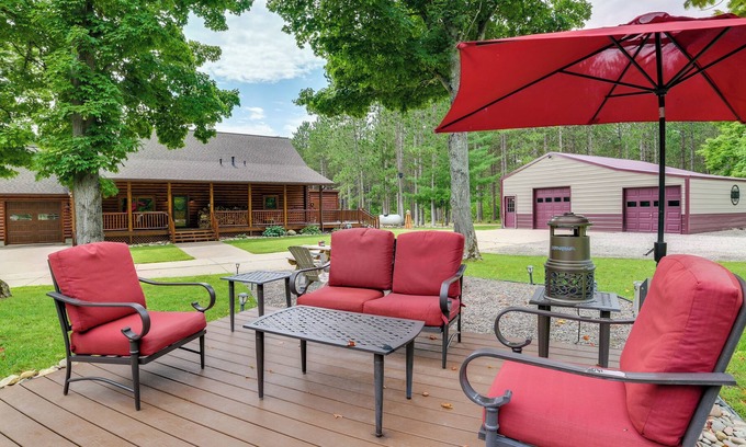 Frederic Cabin | Pet-Friendly Michigan Cabin w/ Private Pond