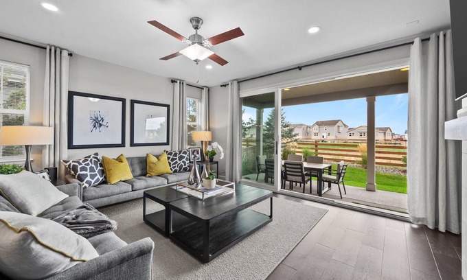 Commerce City House | Pet Friendly New Luxury home on Buffalo Run Golf Course - Pool Table, BBQ