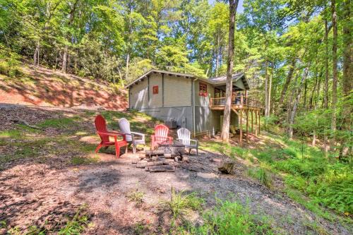 Otto House | Pet-Friendly Otto Mountain Cabin with Fireplace!