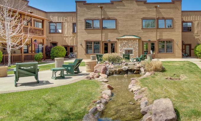 Heber Apartment | Pet-Friendly Overgaard Condo with Amenity Access!