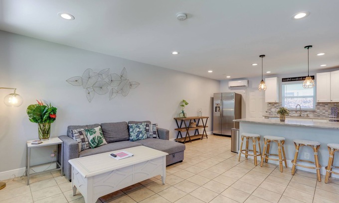 Juno Ridge House | Pet-Friendly Palm Beach Pad - 1 Mi to the Ocean!