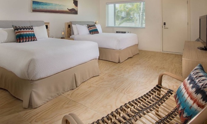 St. Pete Beach Resort | Pet-friendly Property by the Beach! Outdoor Pool, Free Onsite Parking!